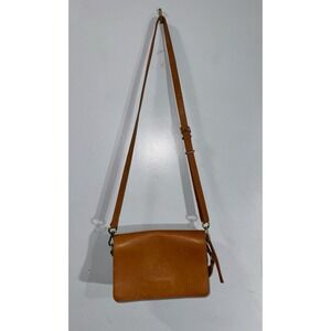 Madewell the flap brown leather convertible crossbody shoulder bag fits phone.